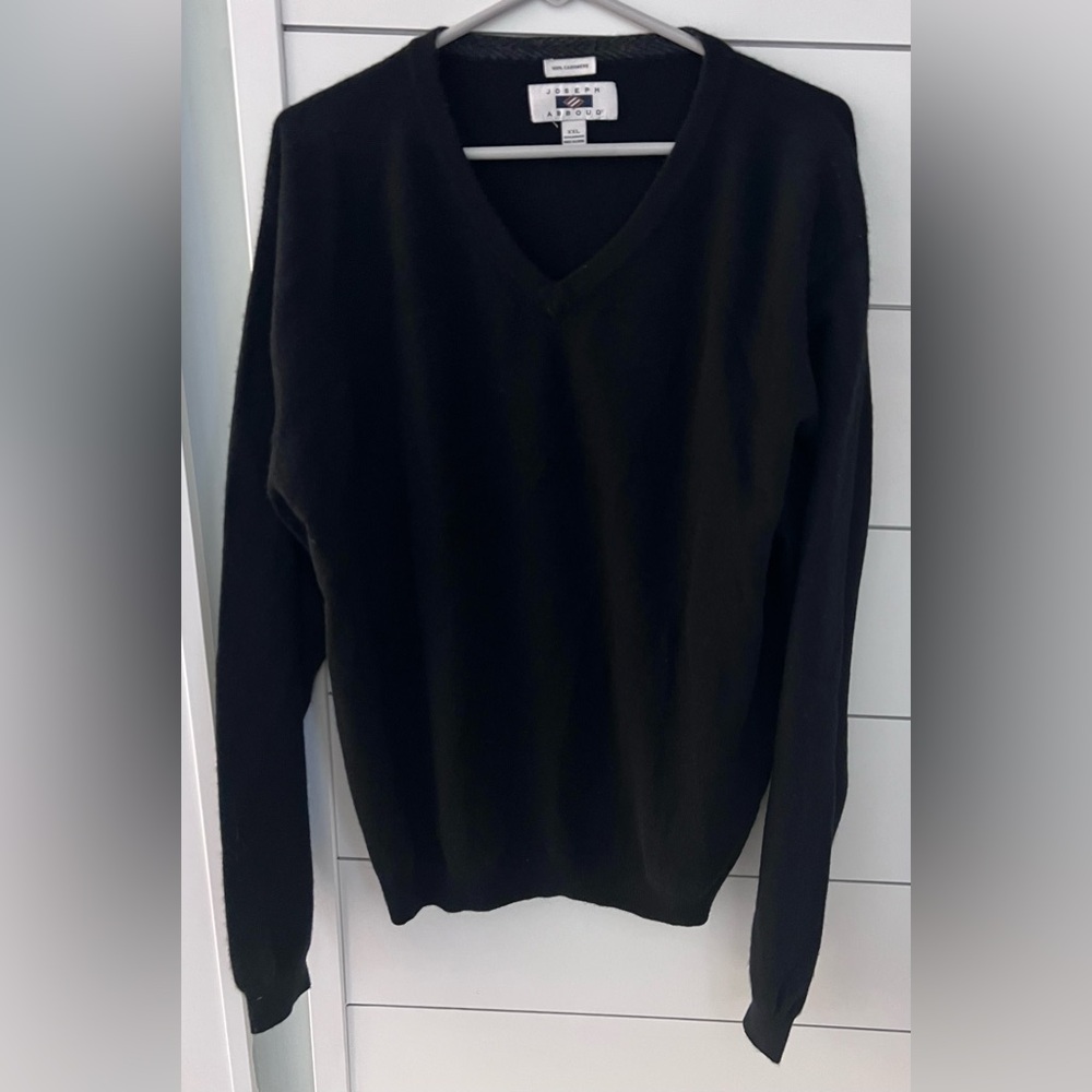 Men's Black V-Neck Cashmere Sweater